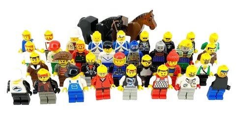 LEGO Minifigures Vintage Lot of 32 with 2 Horses
