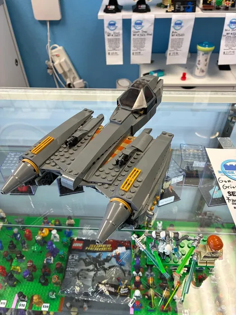 75286 Star Wars General Grievous Starfighter *MISSING TROOPER* - Used