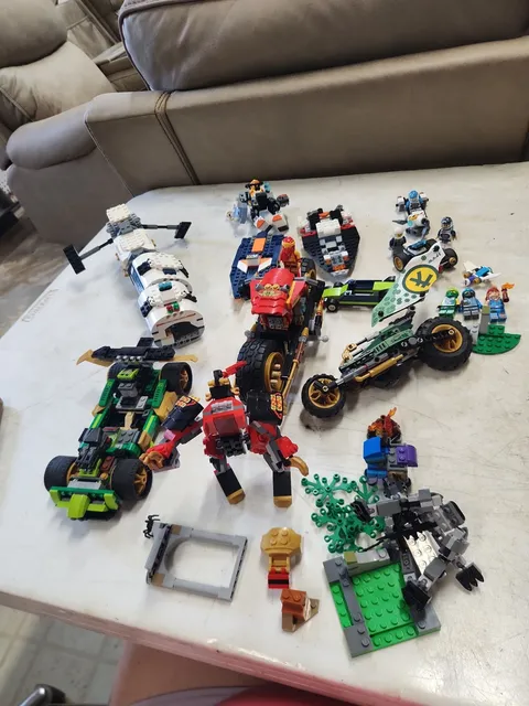 Lego Sets LOT NOT COMPLETE Ninjago Space Plus Mini Figs