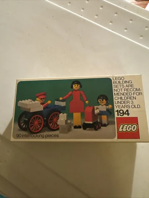 LEGO Building Set with People: Family (194) Mostly Complete with box and manual