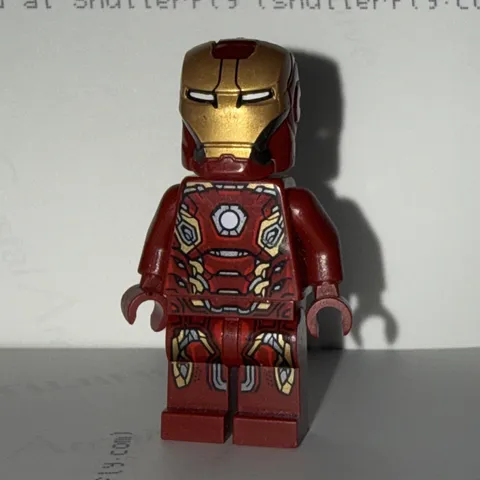 LEGO Marvel Minifigures Captain America & iron man.