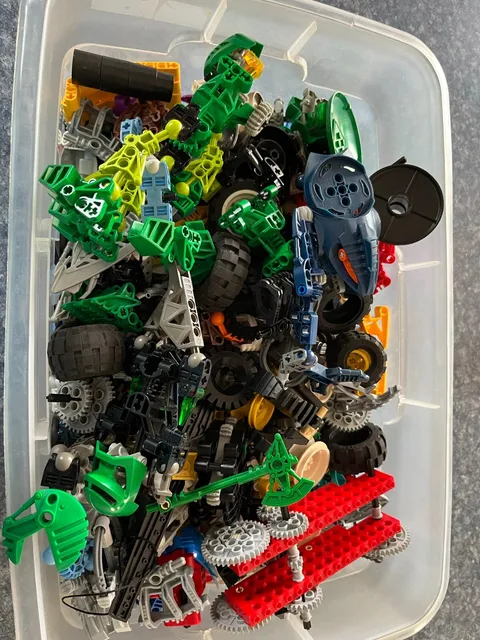 Huge Vintage LEGO Bionicle Lot Figures,  Masks, Loose Parts - over 5lbs