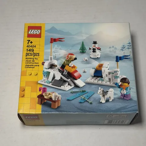 LEGO Winter Snowball Fight (40424) 2 Minifigures Husky Dog Snowman Catapult NEW