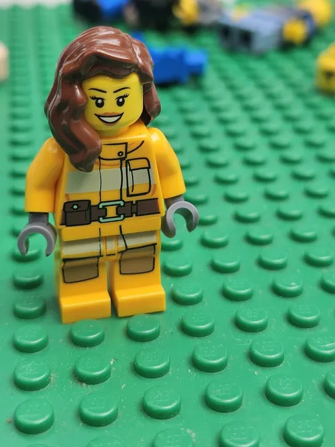 Lego Minifigure Fire Woman Bright Light Orange Fire Suit cty0337 City