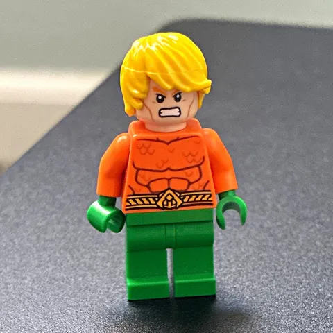 LEGO DC Aquaman Minifigure (Figure Only) Orange Torso Green Legs Blonde Hair