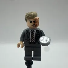 LEGO Two Face Harvey Dent Minifigure / Batman The Dark Knight Tumbler 76303
