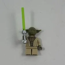 LEGO Star Wars Yoda Minifigure sw1288 Olive Green Open Robe Small Creases 75360