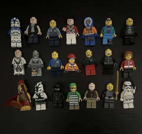 LEGO Minifigure Mixed Lot w/ Accessories, Assorted Figures, Plastic