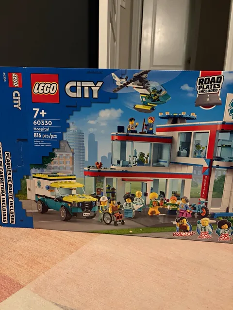 LEGO City Hospital Set 60330 missing mini-figs and pieces (see description)