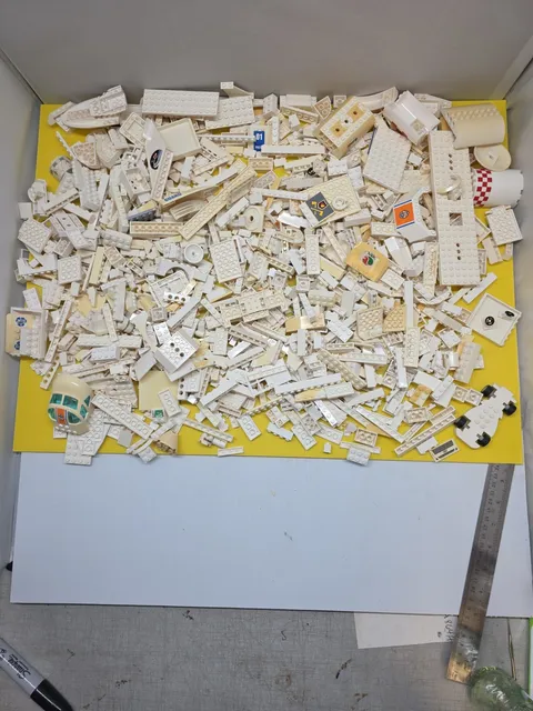 LEGO Bulk Lot 3 lbs  White Bricks Mixed Parts Pieces