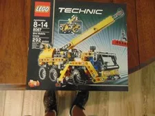 LEGO TECHNIC: Mini Mobile Crane (8067)