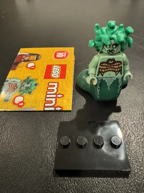 LEGO Medusa 71001 Minifigure Series 10 col146 2013 complete with instructions 