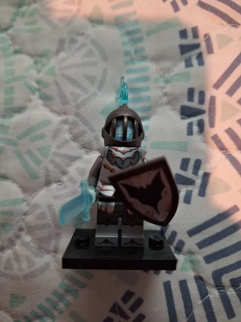 LEGO Fright Knight Series 19 Collectible Minifigure 71025 - COMPLETE