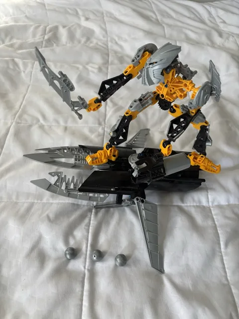LEGO BIONICLE: Toa Ignika (8697) Complete With 3 Spheres