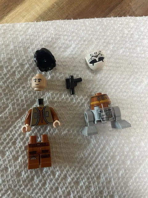 lego star wars rebels phantom 75048 ezra w helmet and chopper minifigures