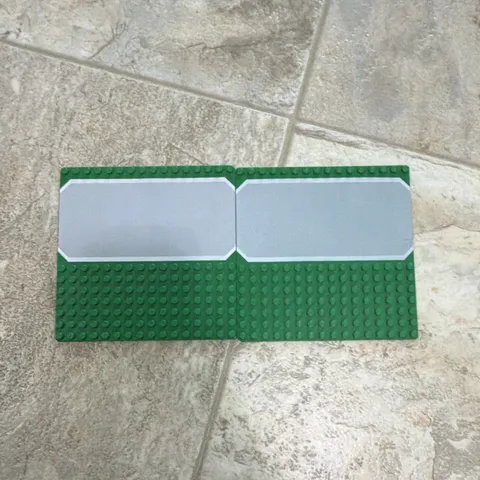 Lego City Vintage Base Plate With Grass And Parking Spot x2