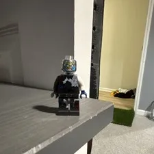 LEGO Avengers Ultron MK-1 Minifigure