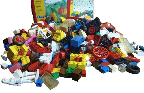 LEGO Creator 4105 Bucket Contains Over 600 pieces bricks Building Toy 2003 Vtg.