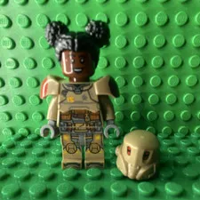 LEGO minifigure IZZY HAWTHORNE