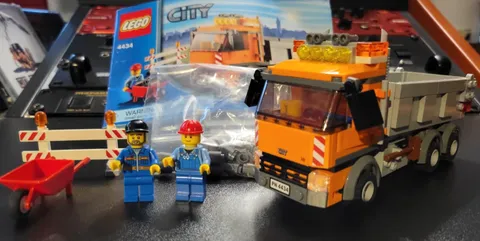 LEGO City 4434 Dump Truck 2012 100% Complete, w/ manual. No box.