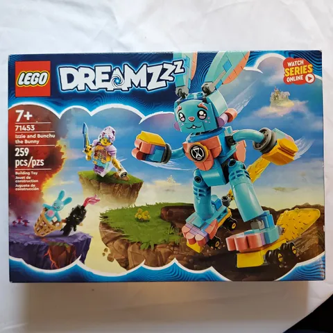 LEGO DREAMZzz 71453 Izzie & Bunchu the Bunny 2-in-1 Set, 259 pcs