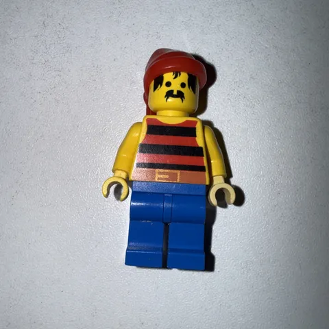 LEGO Pirate Minifigure Red/White Stripes Shirt Red Bandana pi043 6254 1481 6276