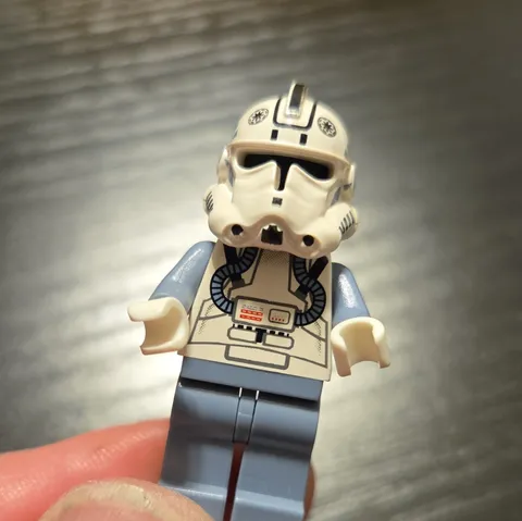 LEGO Star Wars Clone Trooper Minifigure White p2 v wing pilot
