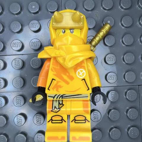 LEGO Gold Armor Minifigure Character with Helmet and Cape Plastic Figure