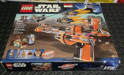 LEGO Star Wars: Anakin Skywalker and Sebulba's Podracers (7962)