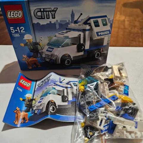 LEGO City Police Set 7285 Police Dog Unit COMPLETE Police Officer