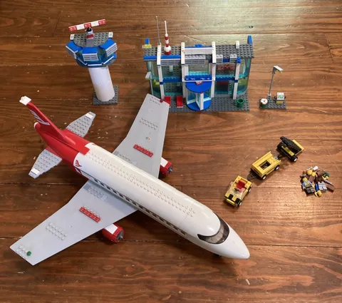 Vintage 2010 LEGO City: Airport Set 3182 Incomplete