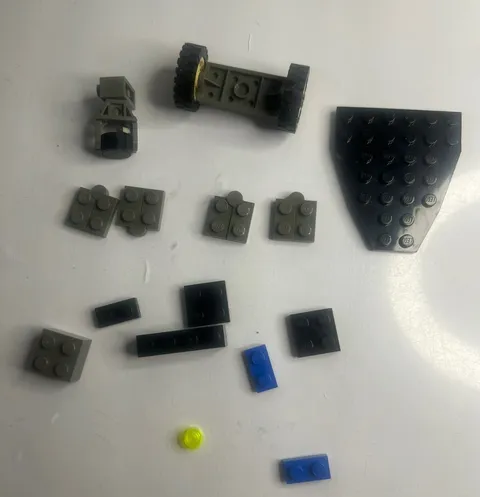 Lego Lot Of 15 pieces - From Unknown Set(s) ob