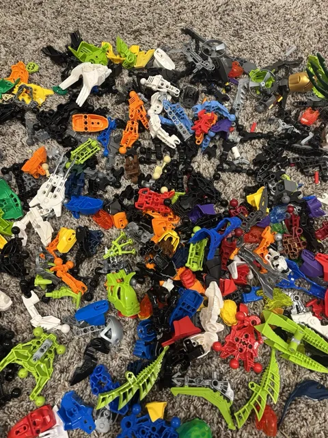 12 ounces of LEGO BIONICLE Bulk Lot Mixed Pieces & Parts Multicolor Plastic