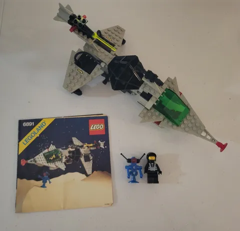 Vintage LEGO Space 6891 Gamma V Laser Craft with minis and manual