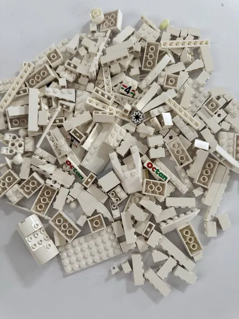 LEGO White Parts Lot 10.4oz Star Wars Octan Bricks Plates Slopes Vintage