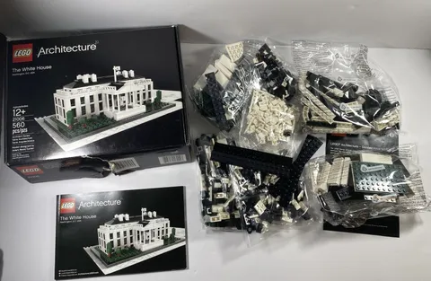 LEGO ARCHITECTURE: The White House (21006) Retired Open Box Damaged Box Complete