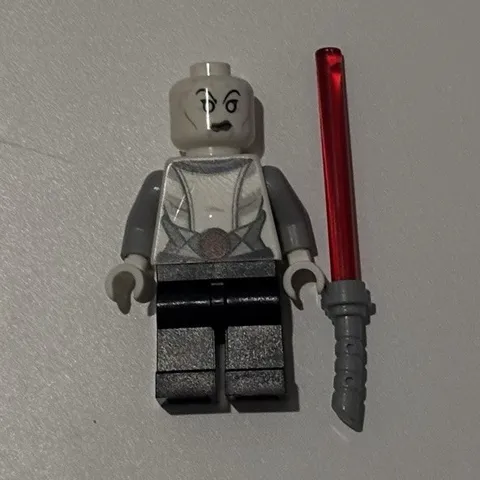 LEGO Star Wars Asajj Ventress w/light saber sw0615, Exclusive fig NO DAMAGE