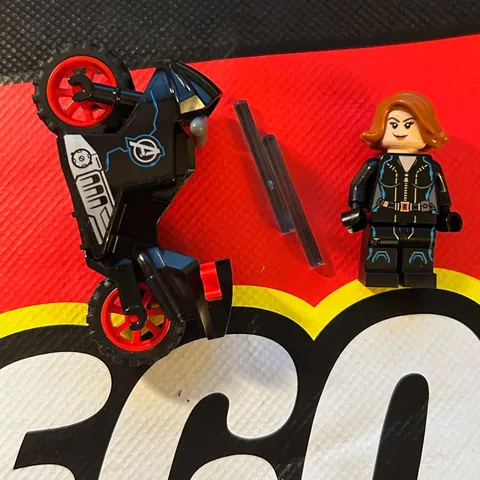 Lego Minifigure REAL MINI FIG MARVEL BLACK WIDOW CYCLE Age Ultron MCU Avengers ^