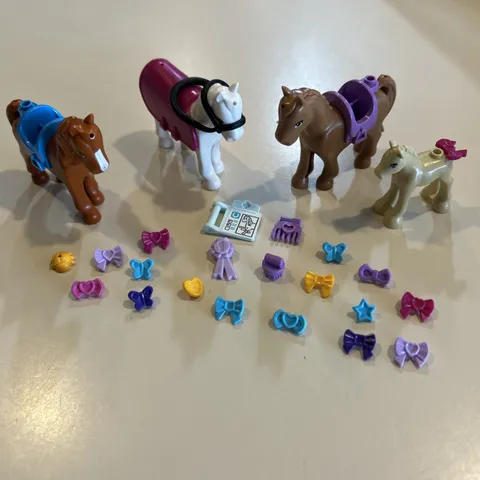 LEGO Friends Minifigure Animal Lot W - Horses With Baby Foal & Accessories