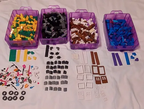 Legos Mixed Lot Including Some Minifigures & Accessories 1002 Pcs Case Not Incl.