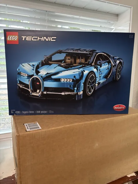 LEGO Technic Bugatti Chiron 42083 Brand NEW Factory Sealed In Box - Building Kit