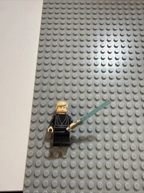 LEGO Mini-figure SW0083: Luke Skywalker- Light Nougat, Black Tunic