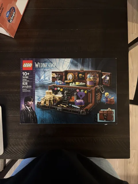 LEGO Wednesday 76785 Thing's Apartment Nevermore Academy Set New Sealed 828 Pcs