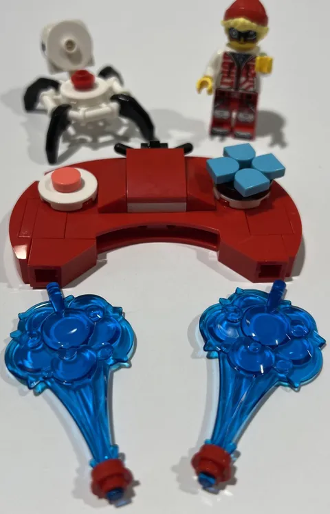 LEGO Dreamzzz: Cooper's Flying Controller Mini Build 30698 Complete Pre-Owned