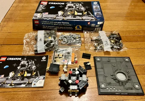 LEGO CREATOR: NASA Apollo 11 Lunar Lander (10266)