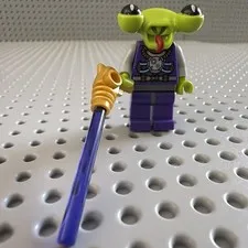 Space Alien, Series 3 Minifigure - LEGO CMF Collectible 8803 col044