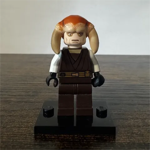 LEGO Star Wars Saesee Tiin Minifigure - Released in 2011 - Model SW0308