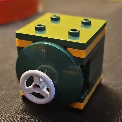LEGO Safe With Dimonds Contained