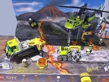LEGO CITY 60122 Volcano Crawler 60123 Supply Helicopter plexi store display