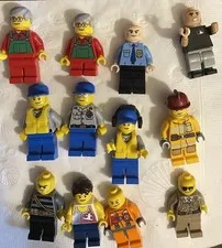 Lot of 12 LEGO Minifigures Various